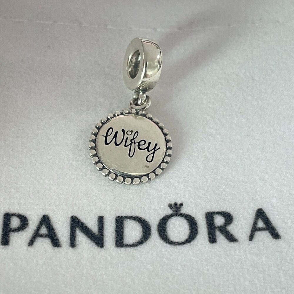 Pandora Wifey Exclusive Charm Travel Pendant，S925 Sterling Silver Jewelry